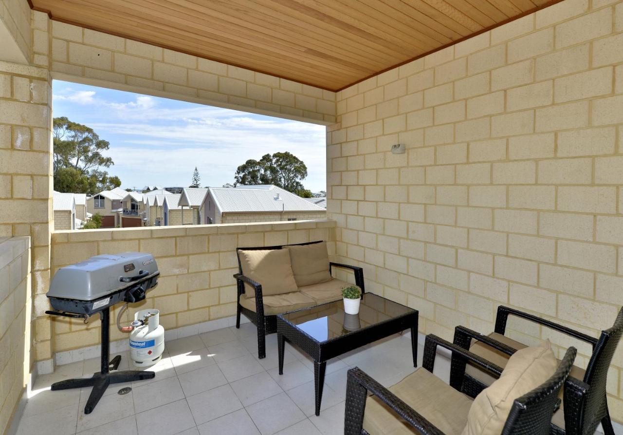 Serenity On The Terrace Aparthotel Mandurah Exterior photo