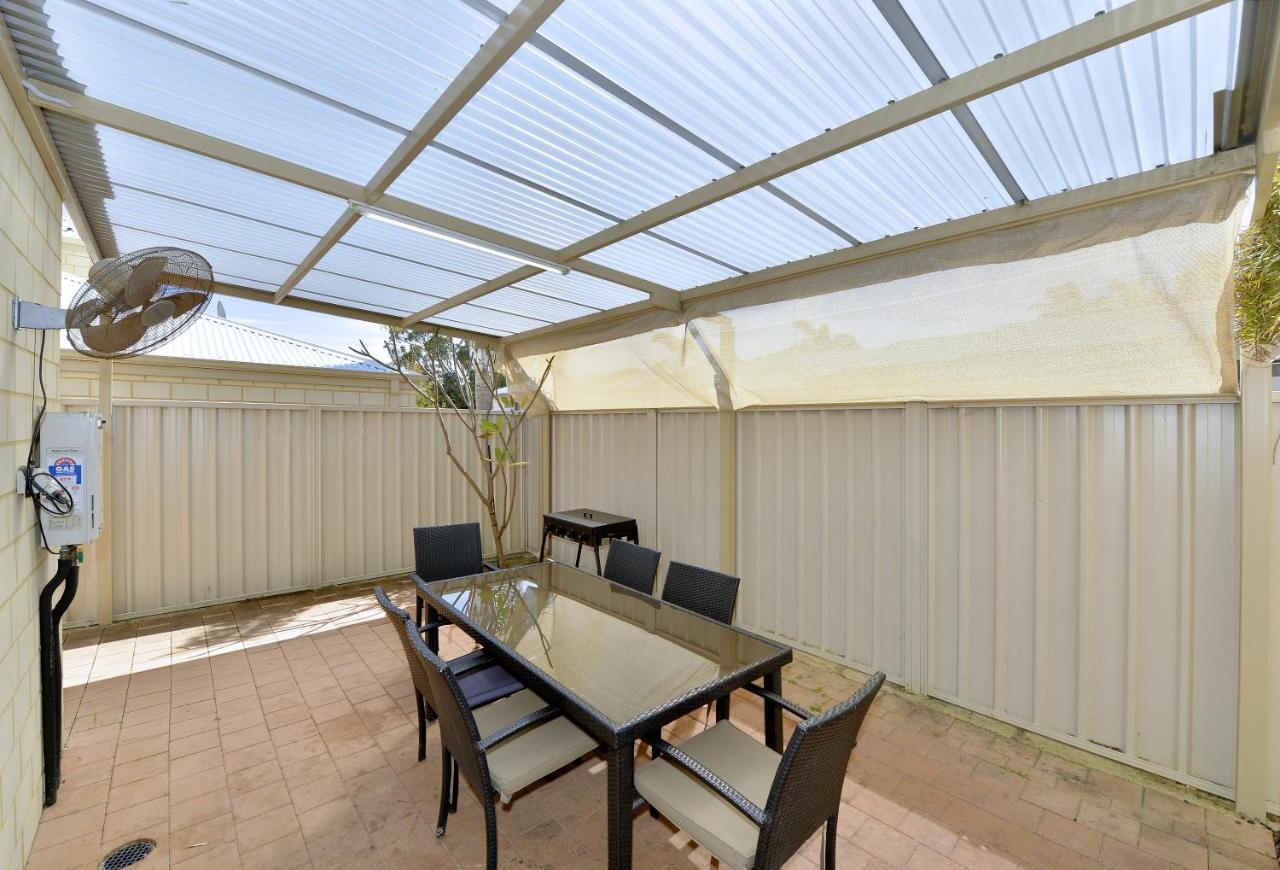 Serenity On The Terrace Aparthotel Mandurah Exterior photo