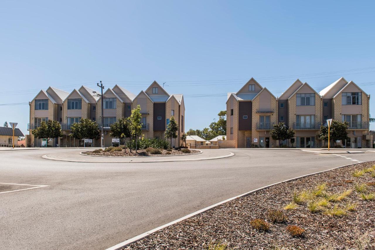 Serenity On The Terrace Aparthotel Mandurah Exterior photo