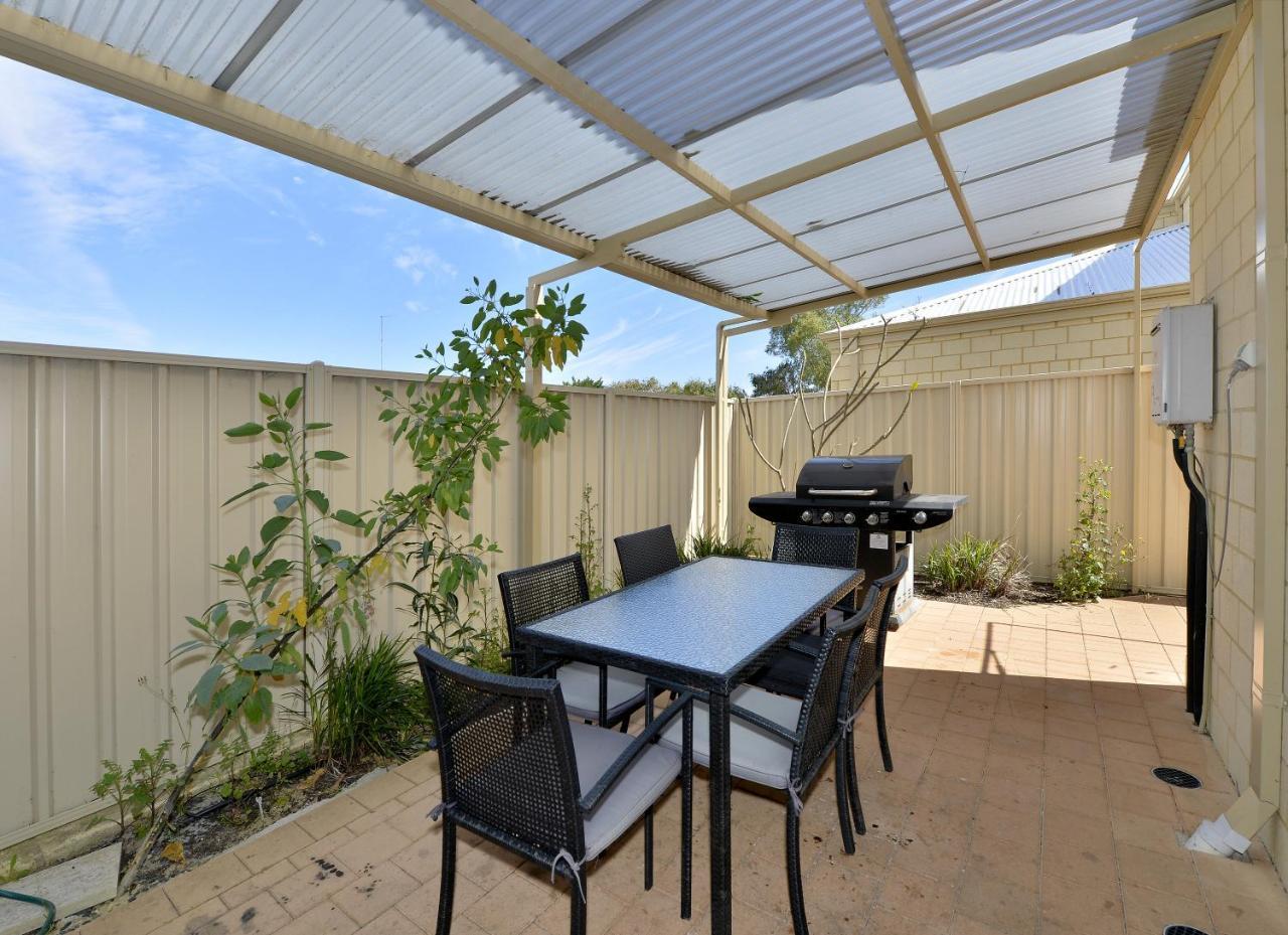 Serenity On The Terrace Aparthotel Mandurah Exterior photo