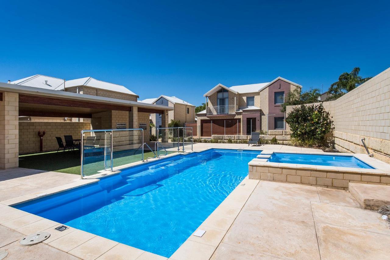 Serenity On The Terrace Aparthotel Mandurah Exterior photo